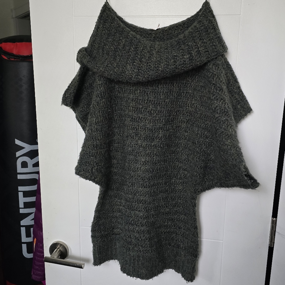 Free People Chunky Knit Dropped Shoulder Sweater size M - Picture 7 of 8